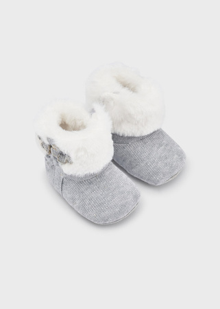 Mayoral Newborn 9567-037 Buty z futerkiem dla noworodka Fog vig