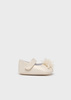 Mayoral Newborn 9630-029 Buty balerinki z pomponami dla noworodka Crema