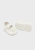 Mayoral Newborn 9630-030 Buty balerinki z pomponami dla noworodka Blanco