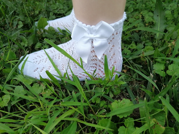 Condor 2519/4 200 Skarpetki ażurowe z kokardą Białe