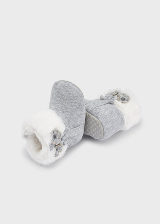 Mayoral Newborn 9567-037 Buty z futerkiem dla noworodka Fog vig