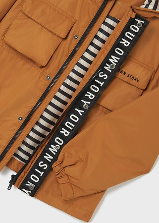 Mayoral Junior 6413-010 Kurtka przeciwwiatrowa z kieszeniami dla chłopca Brązowa