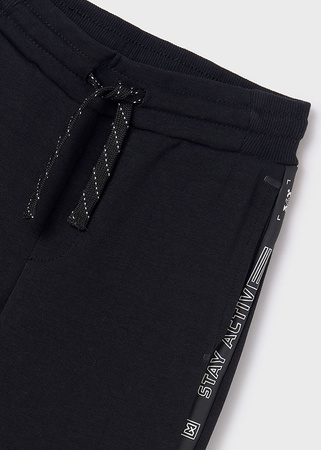 Mayoral Junior 6520-015 Spodnie dresowe z ozdobną taśmą dla chłopca Kolor negro